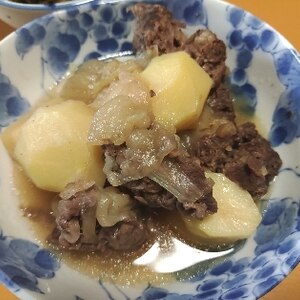 じゃがいも、にんじん、牛肉、糸こん入り、肉じゃが